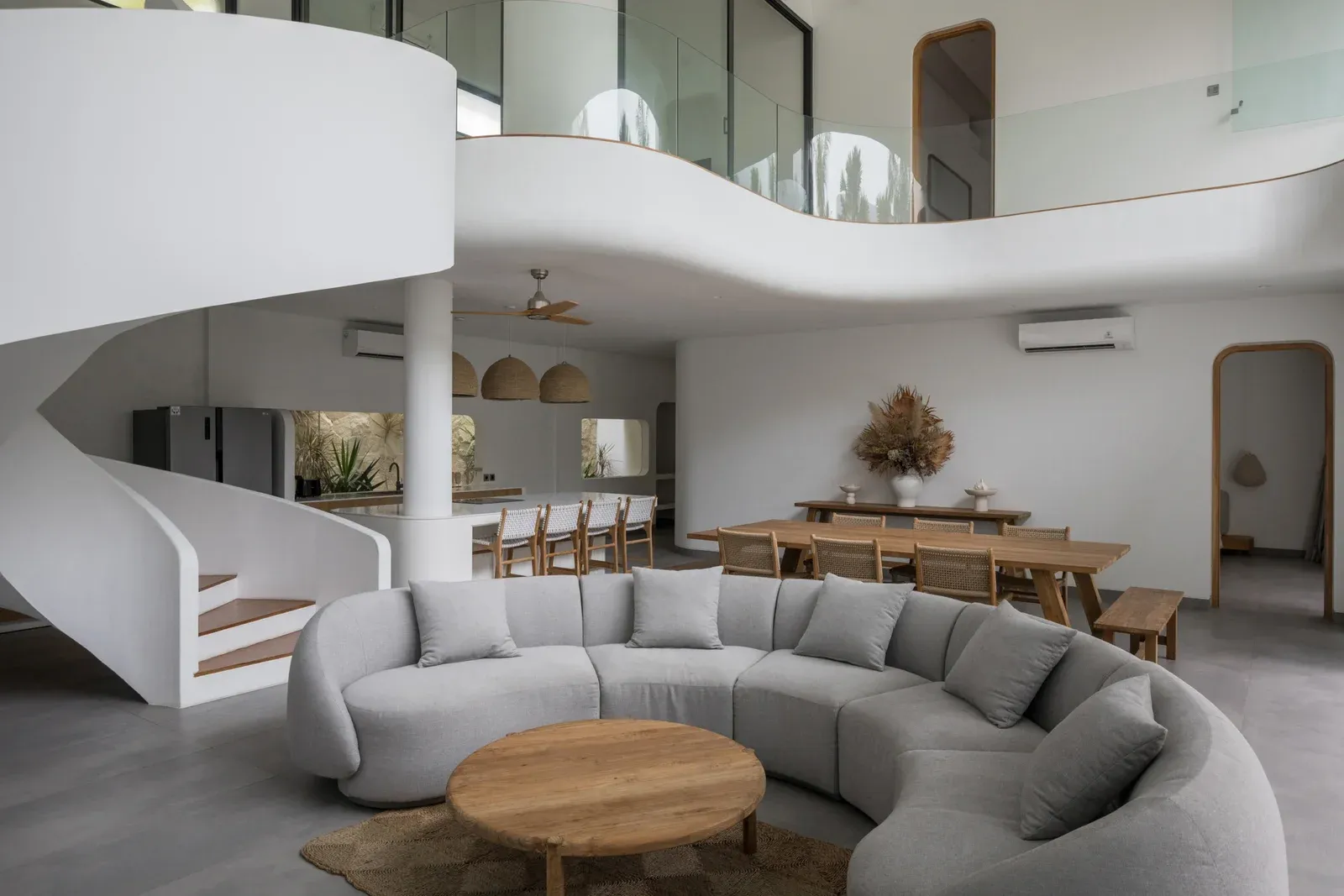 4 BEDROOM LUXURY VILLA IN BERAWA – AF600 — image 1