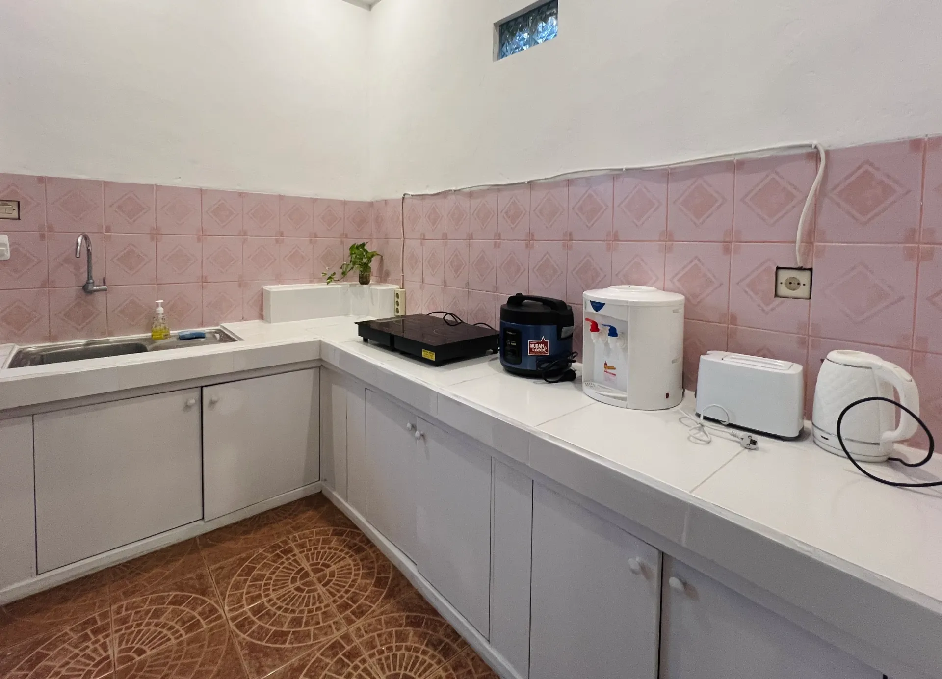 House — image 3