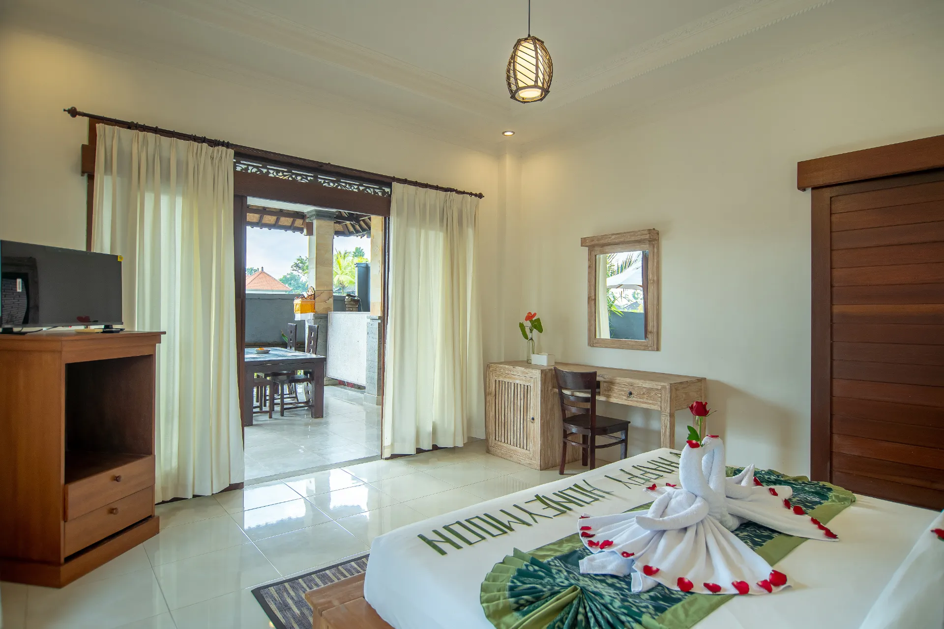 A Room with Private Kitchen and Sharing Pool - The First Floor — image 1
