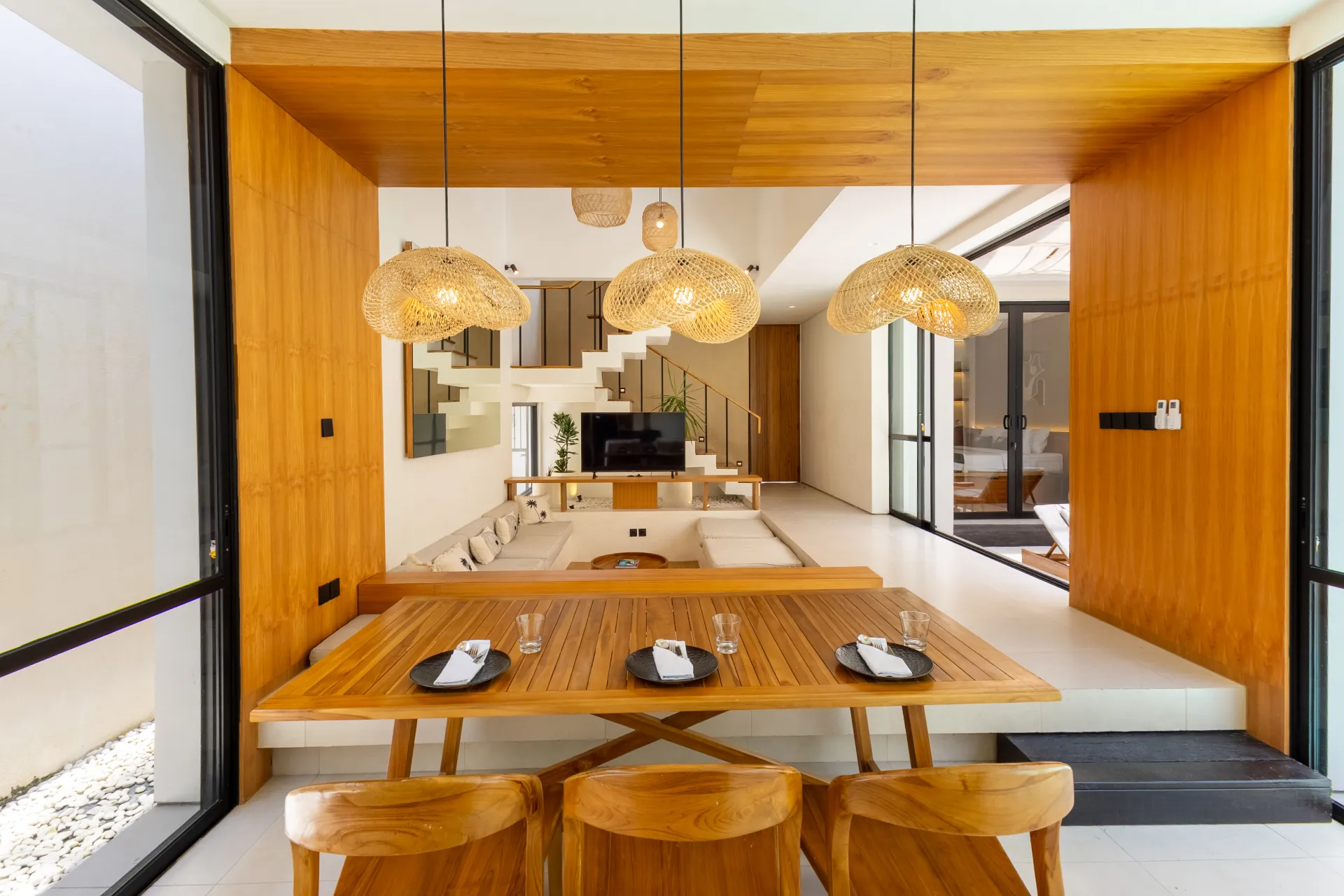 Villa Tin - Modern 3BR Private Pool Villa Near Pererenan Beach — image 4