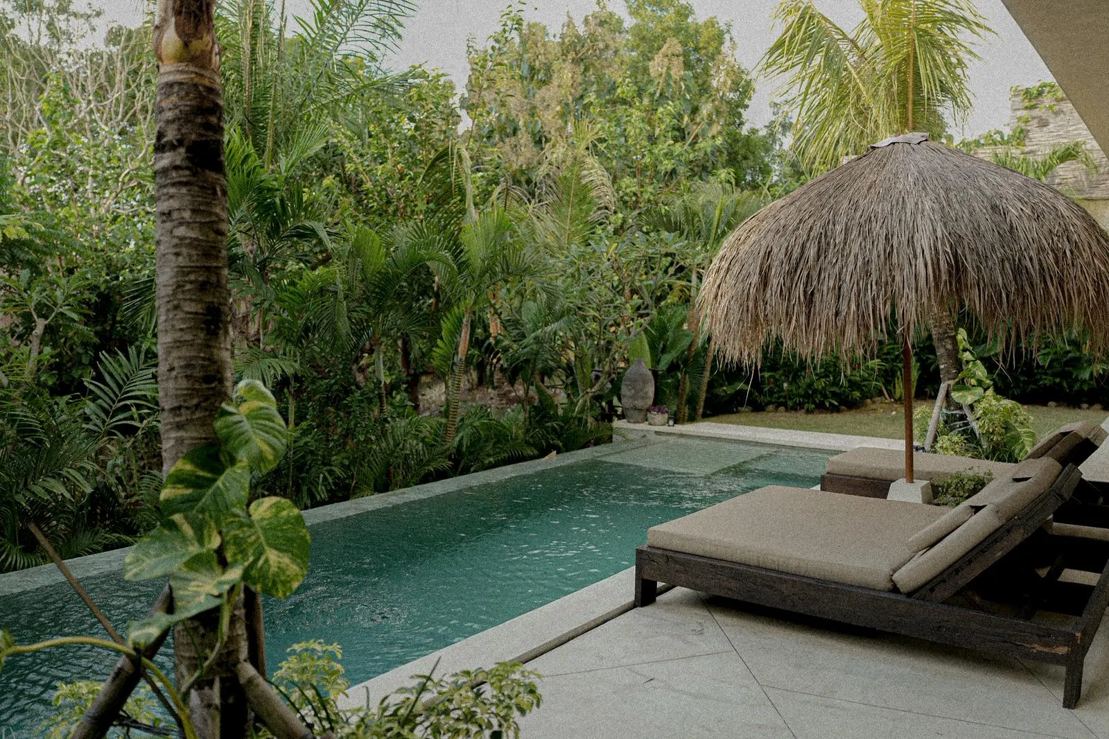 LUXURY VILLA - PRIVATE POOL & ROOFTOP STUDIO ULUWATU HEART 2BR - Ocean view — image 4