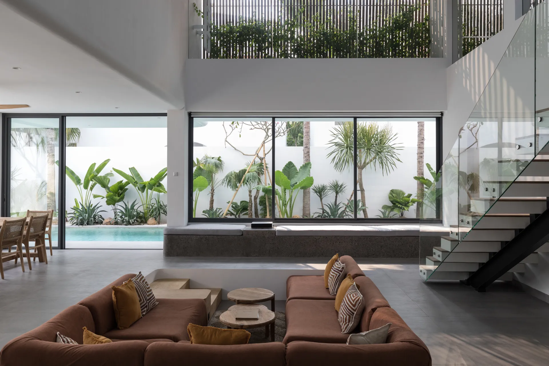 Unrivaled Berawa Mansion! Brand New 5BR with 21m Pool & Billiard Table — image 4