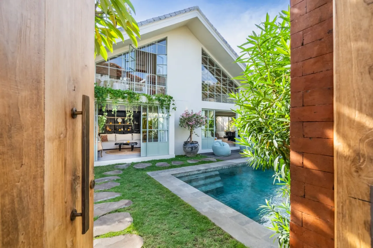 Luxury villa 4BR in Seminyak — image 2