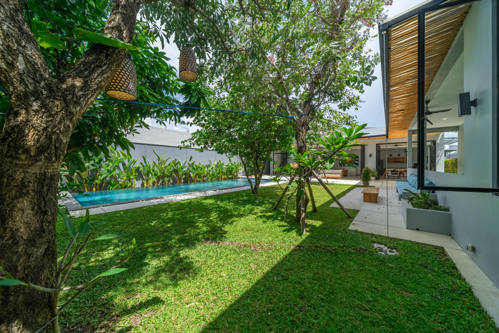Villa Deliu - Spacious Modern 4-Bedroom Villa with Office Space in Bumbak — image 2