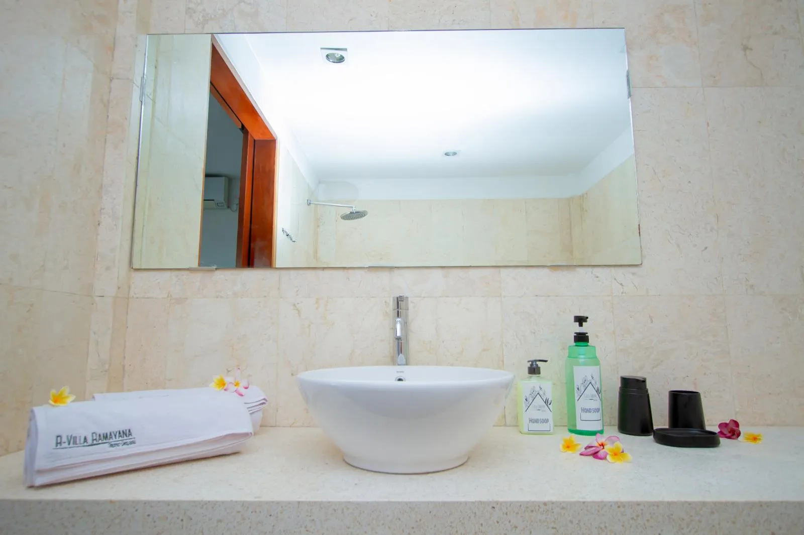 Villa in Ubud for annual rent — image 2