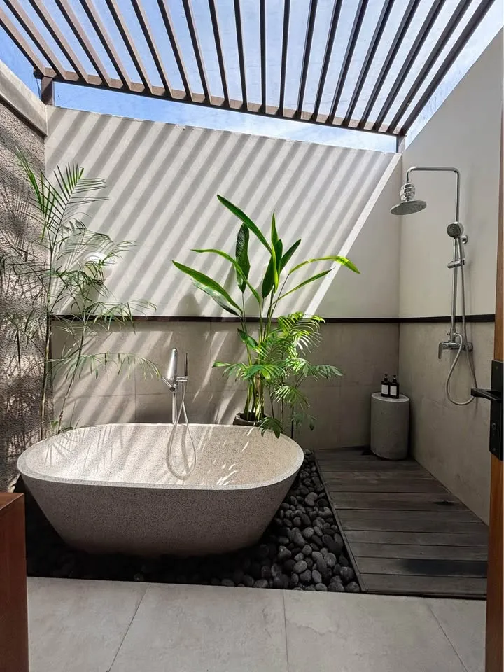 2 Beds Villa in Tumbak Bayuh — image 4