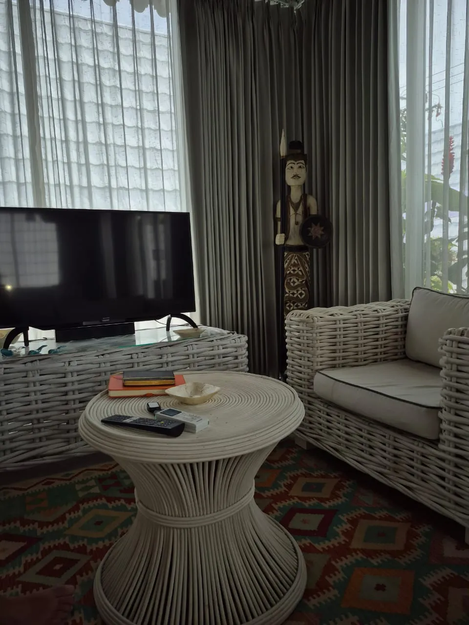 6 Bedrooms Modern Joglo & Bungalow Villa – Pererenan / Canggu — image 3