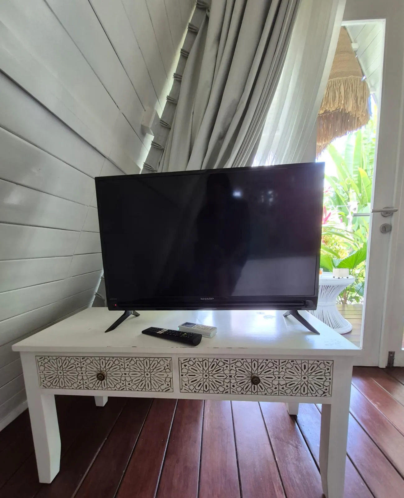 6 Bedrooms Modern Joglo & Bungalow Villa – Pererenan / Canggu — image 4