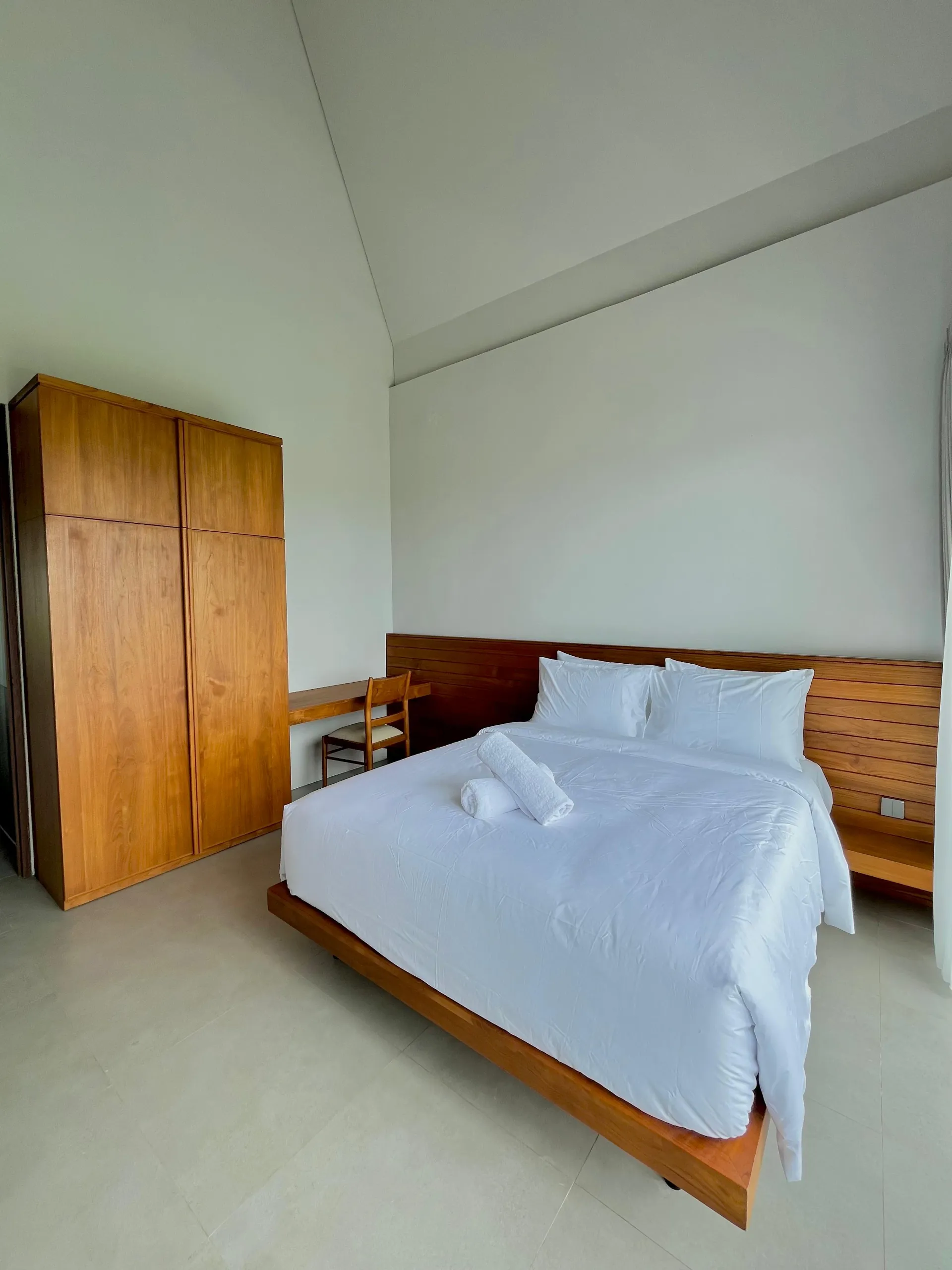 NEWLY BUILT LUXURY VILLA IN BABAKAN KUBU CANGGU - FLOOD-FREE AREA — image 2