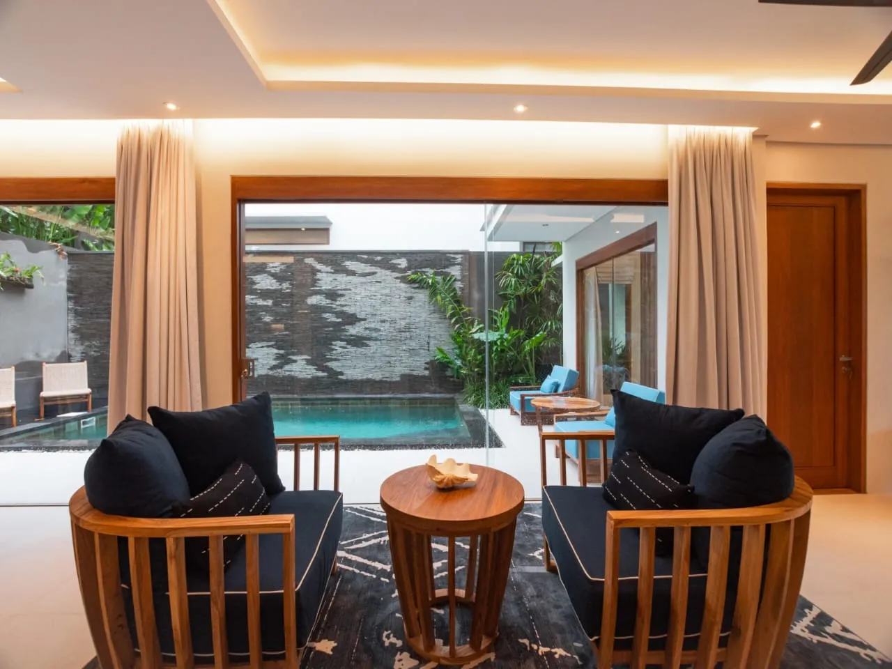 4 Bedroom Villa for Rent in Pererenan – Walking Distance to Beach — image 2