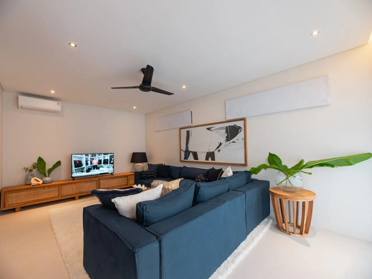 4 Bedroom Villa for Rent in Pererenan – Walking Distance to Beach — image 1