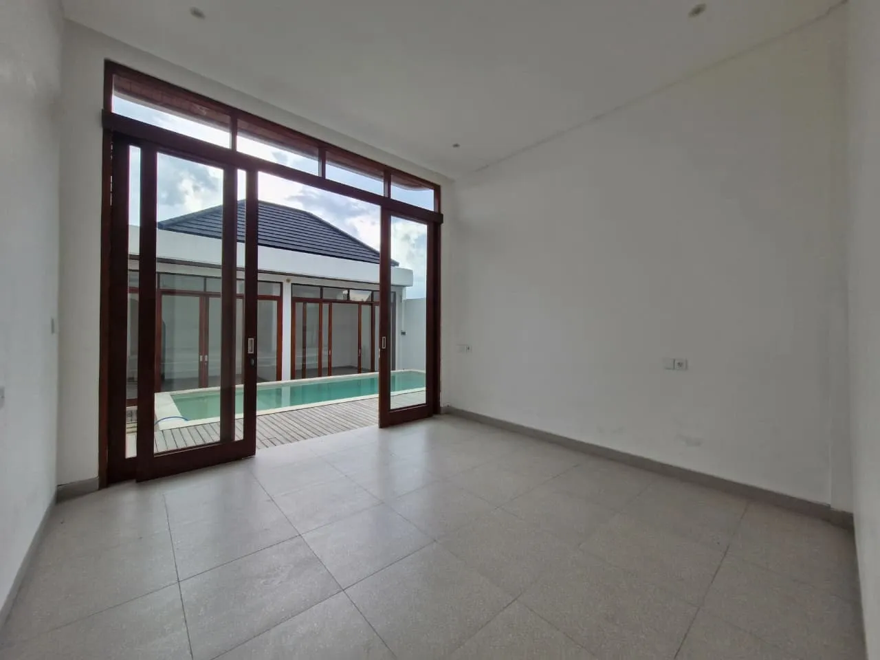 Villa For Rent 3 Bed In Pererenan Badung Bali KD-3904 — image 4