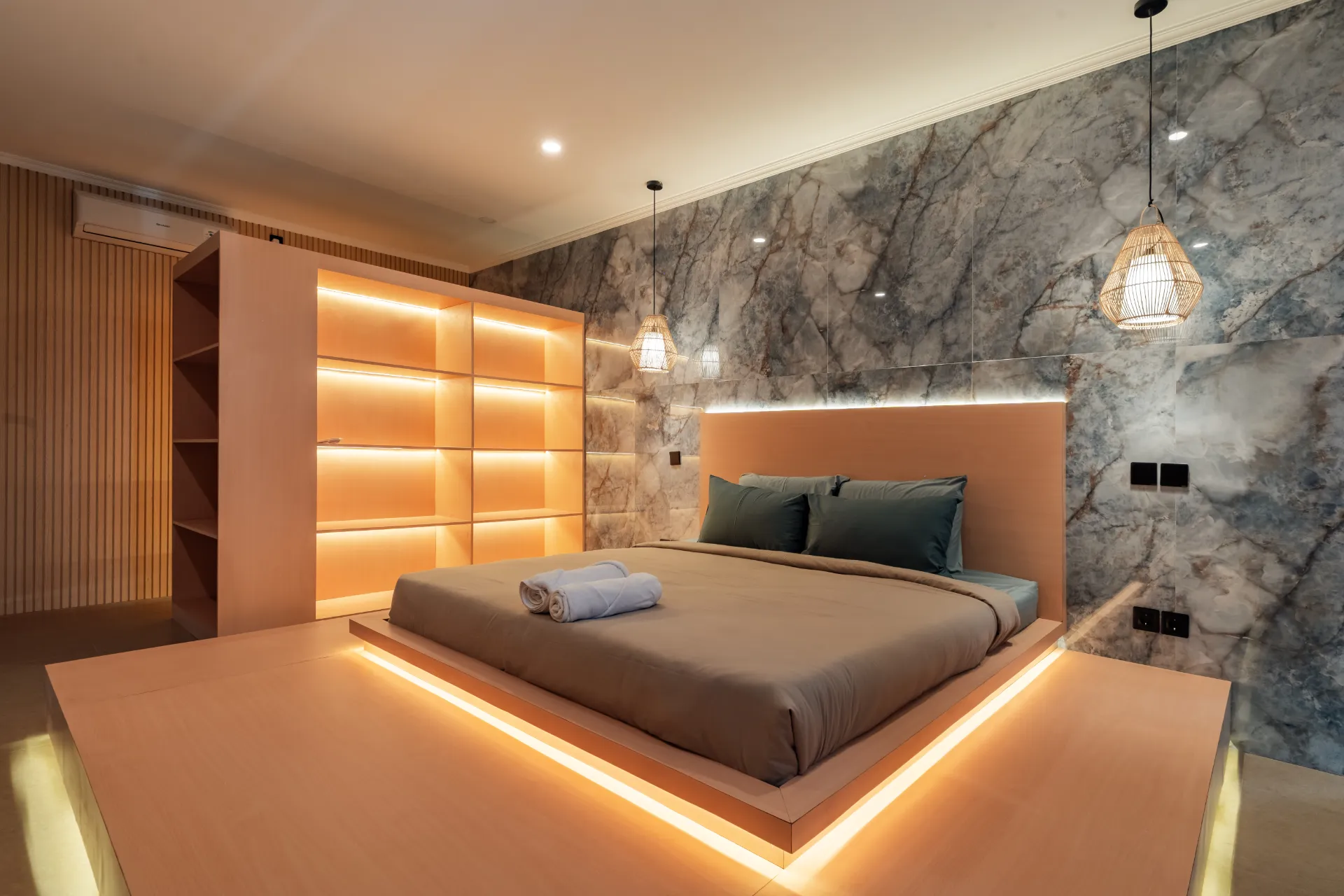 Luxury 2BR Villa with Ricefield Views in Buduk — image 1