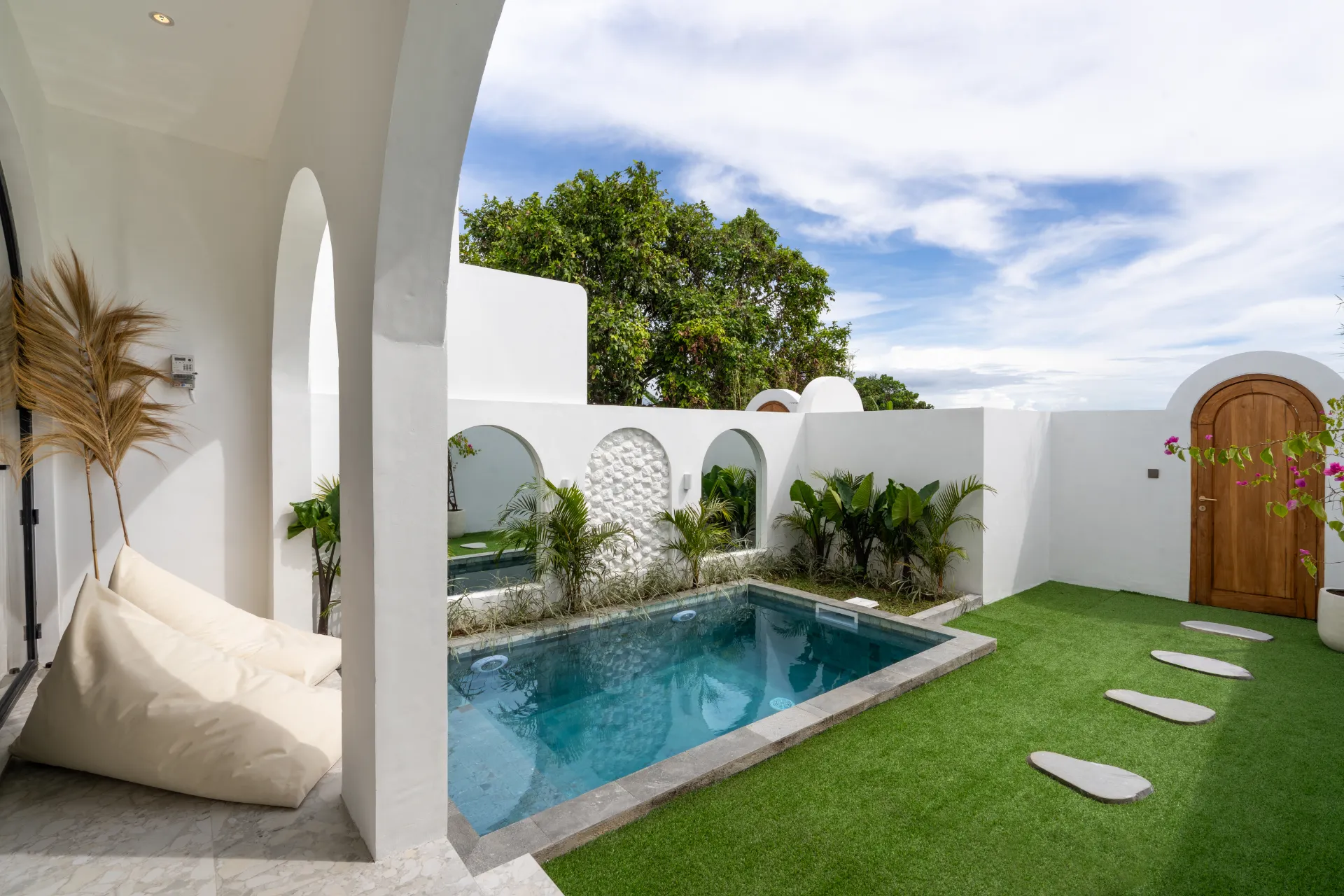 Unu - Brand New 1BR Villa w/ Paddy View & Private Pool — image 1