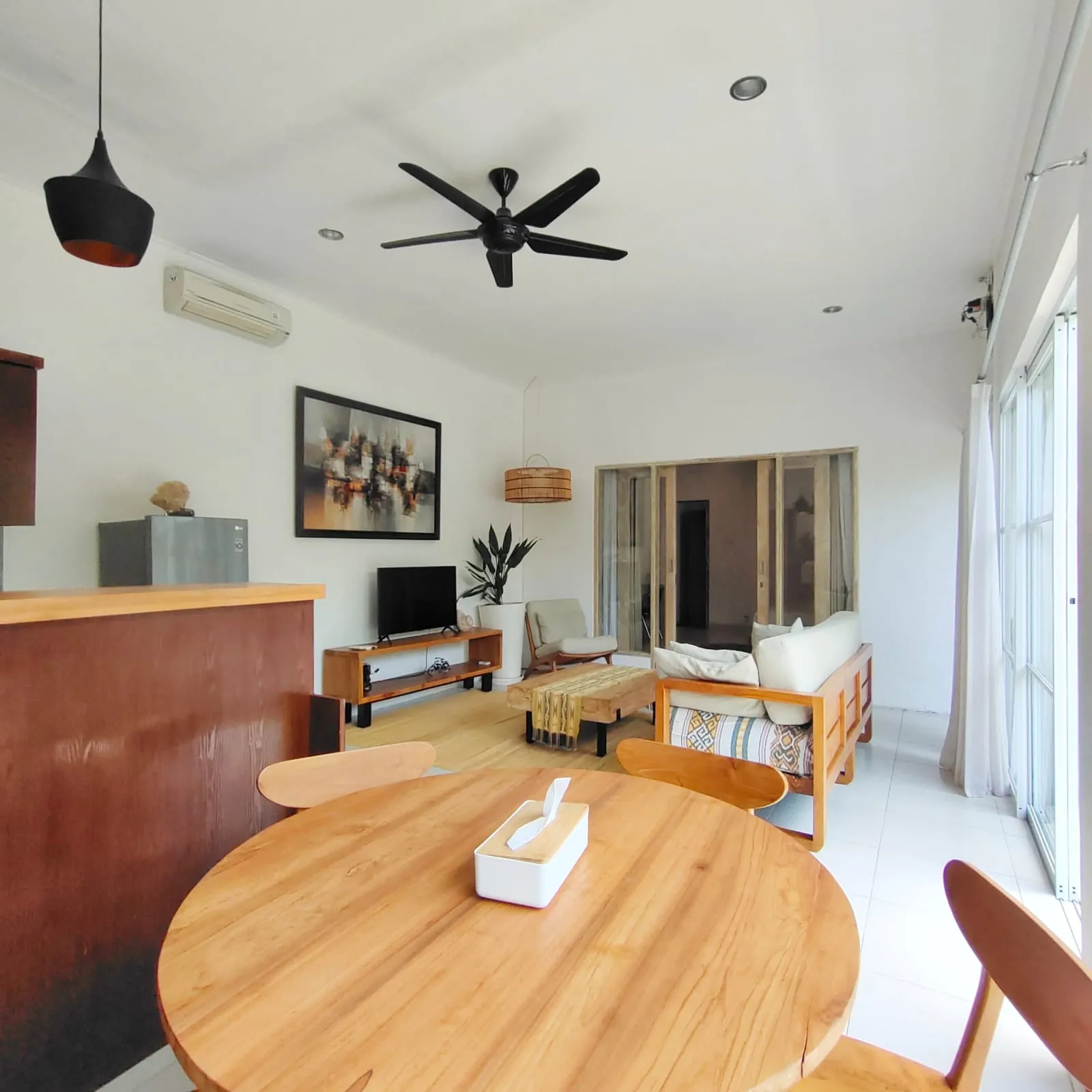 3 Bedrooms Villa with Garden in Canggu — image 4
