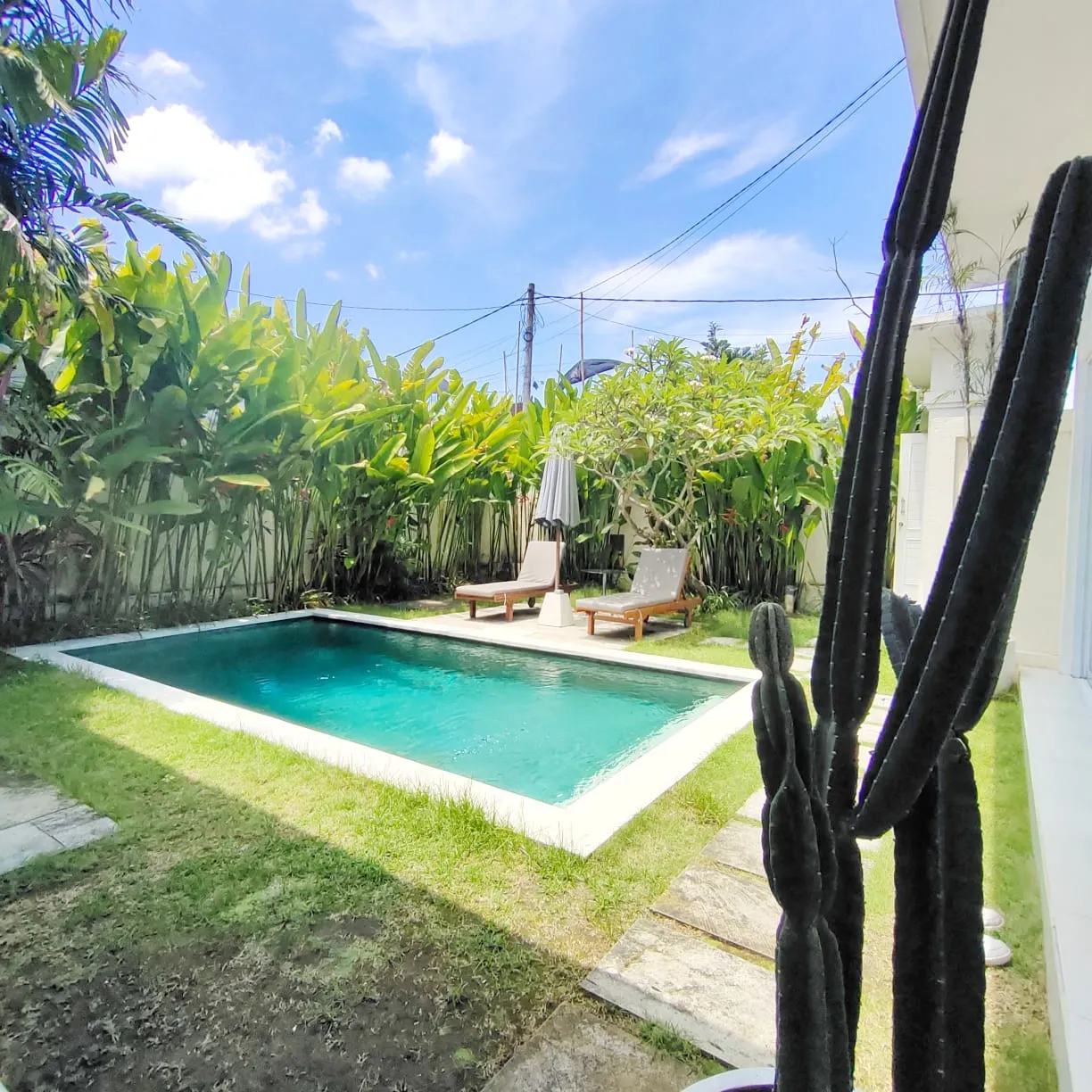 3 Bedrooms Villa with Garden in Canggu — image 1