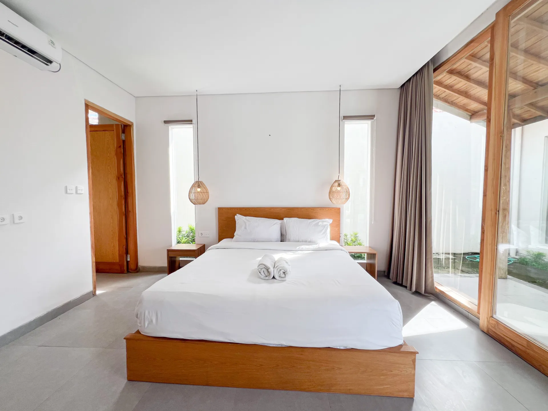 3 Bedrooms Villa in Seseh with rice field views — image 1