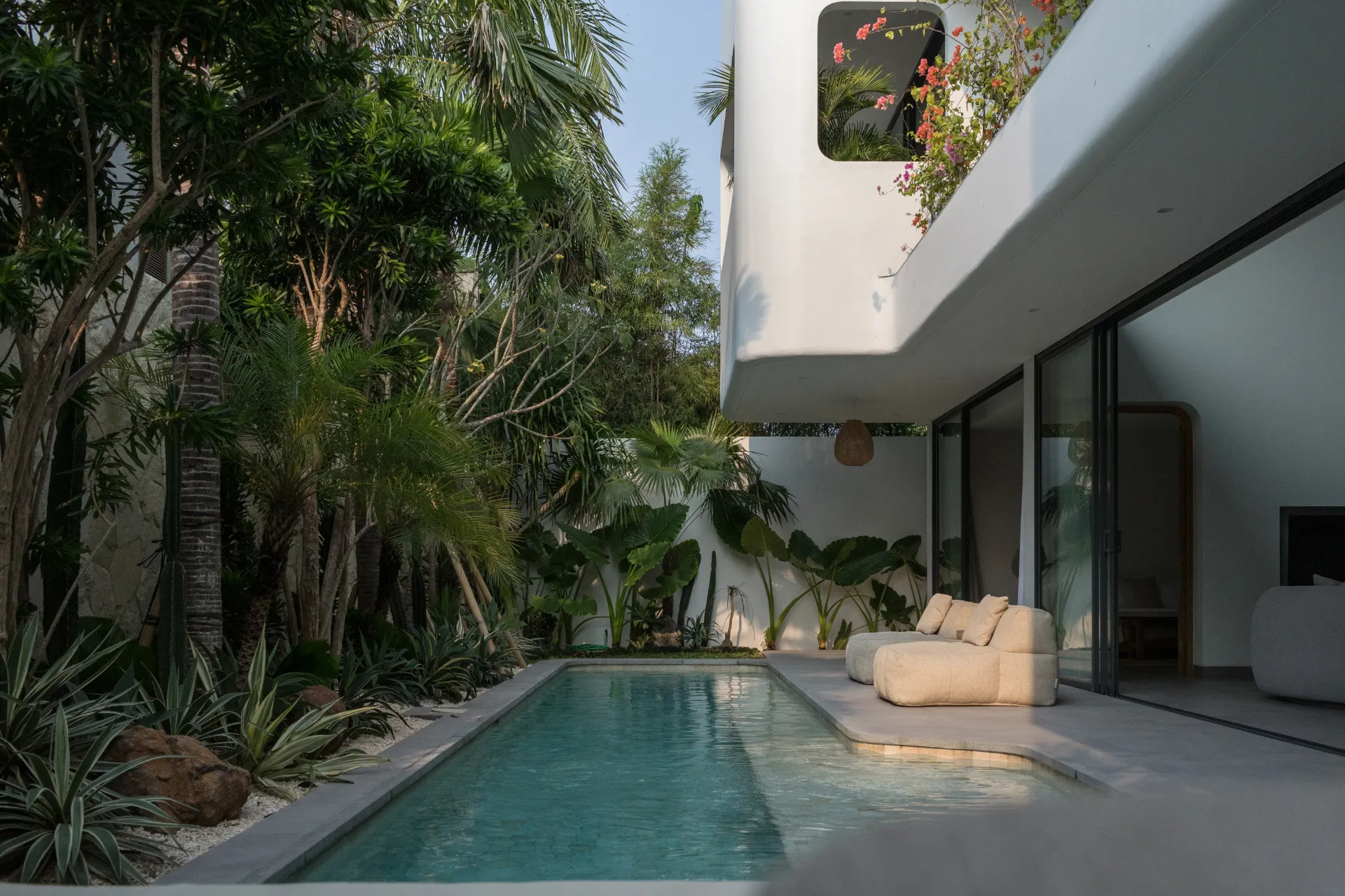 4 BEDROOM LUXURY VILLA IN BERAWA - AF600