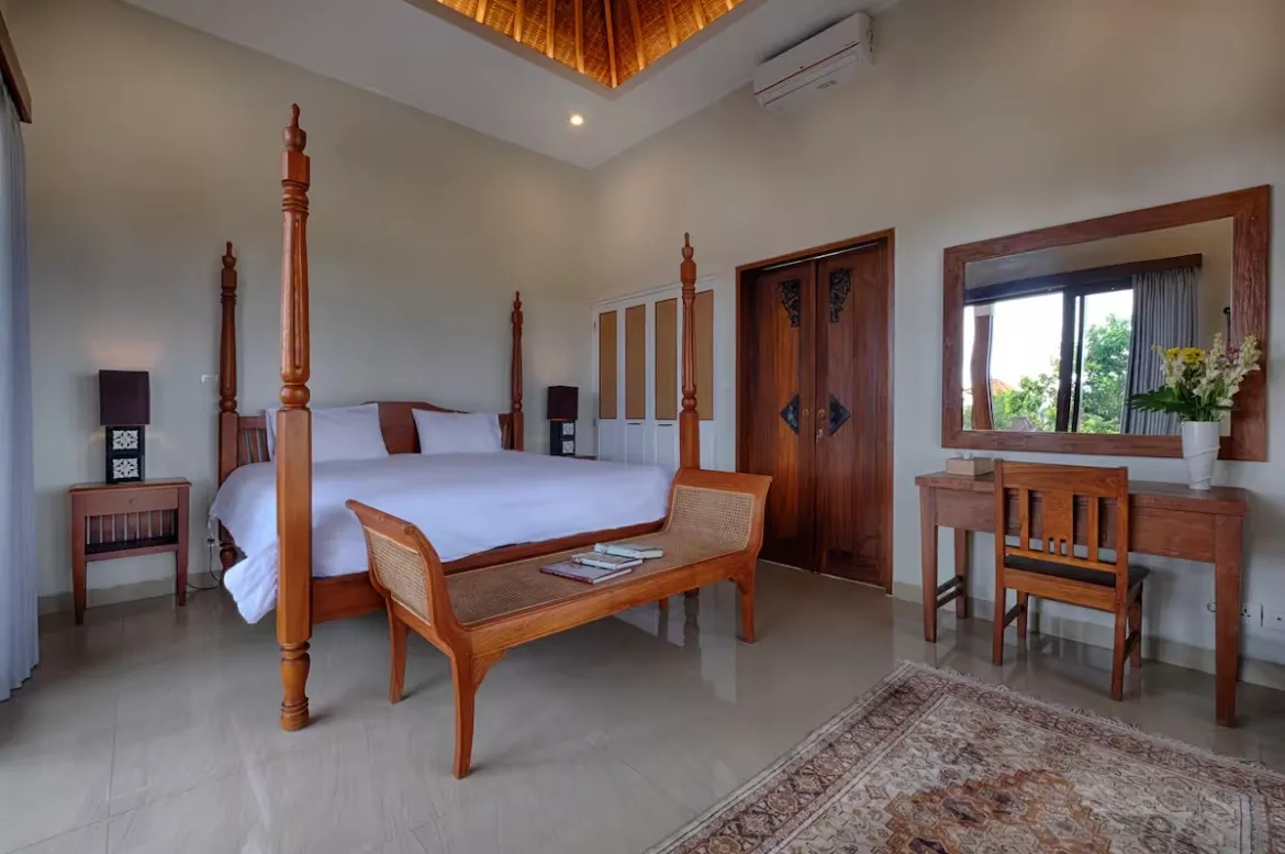 5-Bedroom Luxury Villa in Pererenan | Huge Garden & Private Gym — image 2
