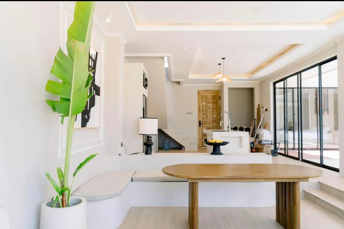 Brand New 4-Bedroom Villa in Berawa — image 3