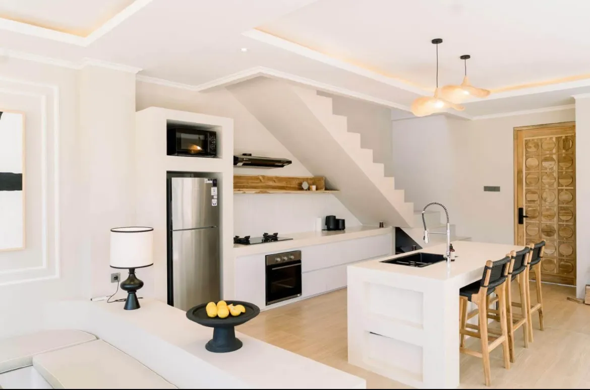 Brand New 4-Bedroom Villa in Berawa — image 2