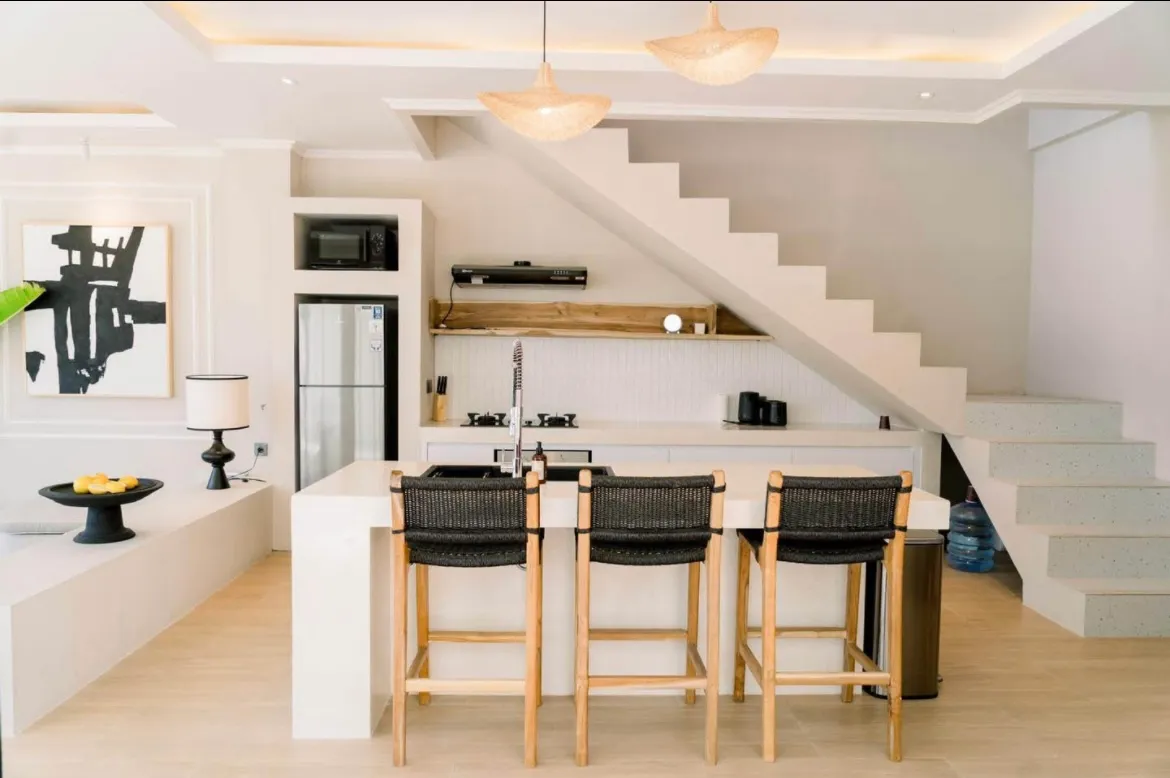 Brand New 4-Bedroom Villa in Berawa — image 4