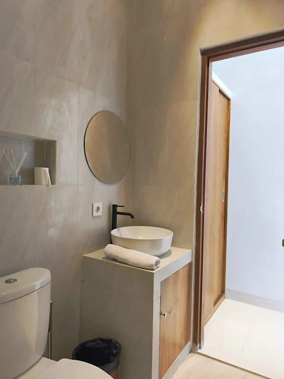DO SG - FOR RENT NEW MODERN MINIMALISH VILLA IN UNGASAN — image 2