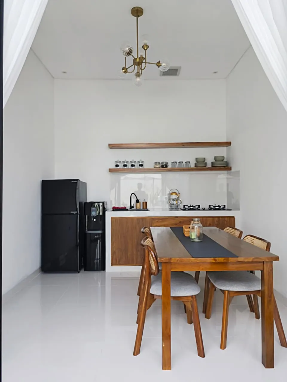 DO SG - FOR RENT NEW MODERN MINIMALISH VILLA IN UNGASAN — image 4