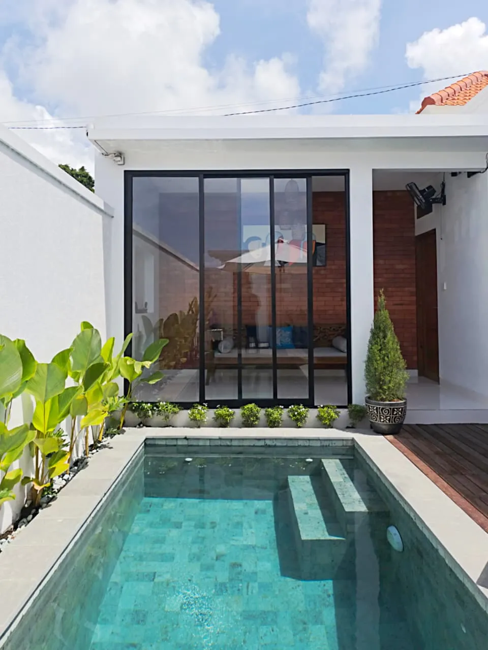 DO SG - FOR RENT NEW MODERN MINIMALISH VILLA IN UNGASAN — image 1