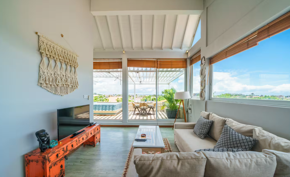 Private Penthouse: Sunrise Views in Central Seminyak! — image 3