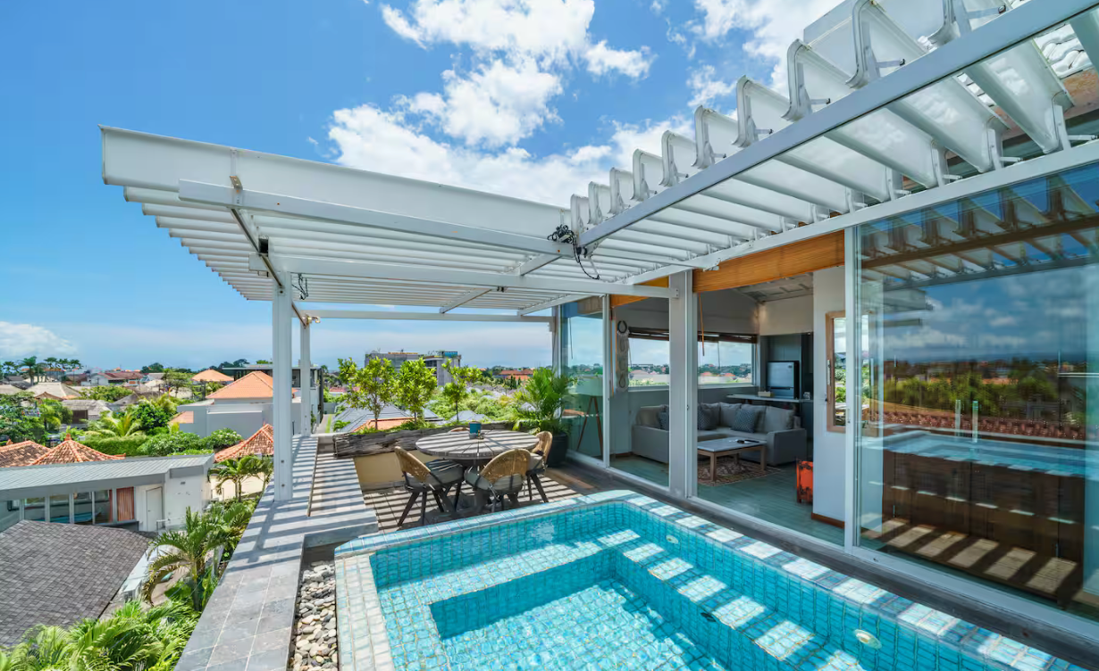 Private Penthouse: Sunrise Views in Central Seminyak! — image 1