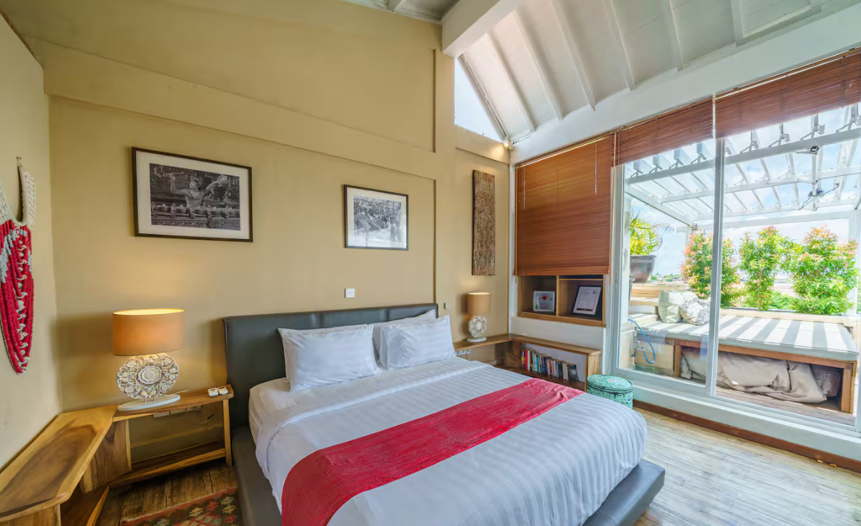 Private Penthouse: Sunrise Views in Central Seminyak! — image 4