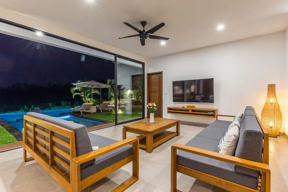 Modern Villa For Rent 3 Bed In Pejeng Gianyar Bali EK-3917 — image 3