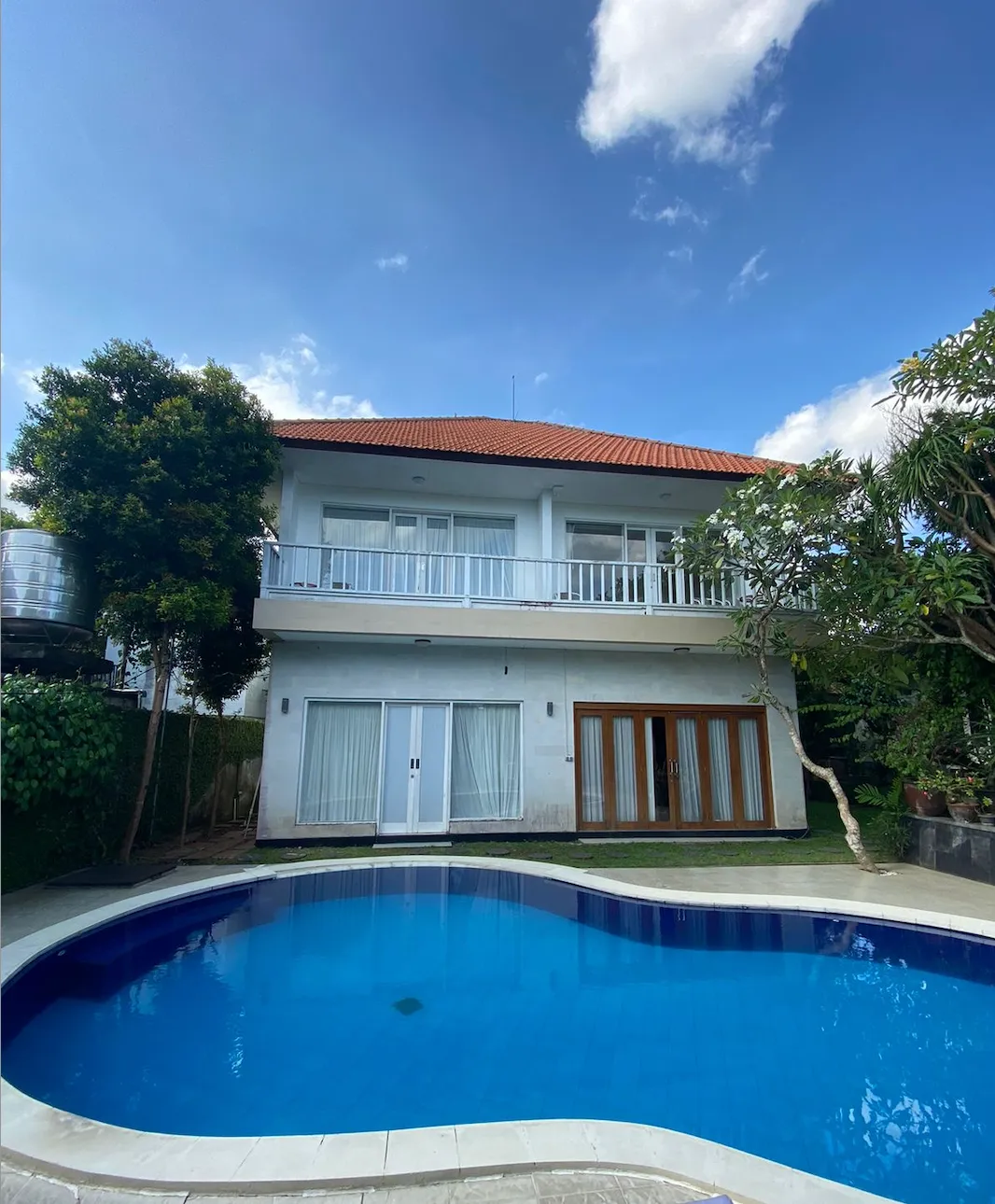 No 304 - Studio Room Private kitchen in shared villa in Batu Bolong Canggu — image 1