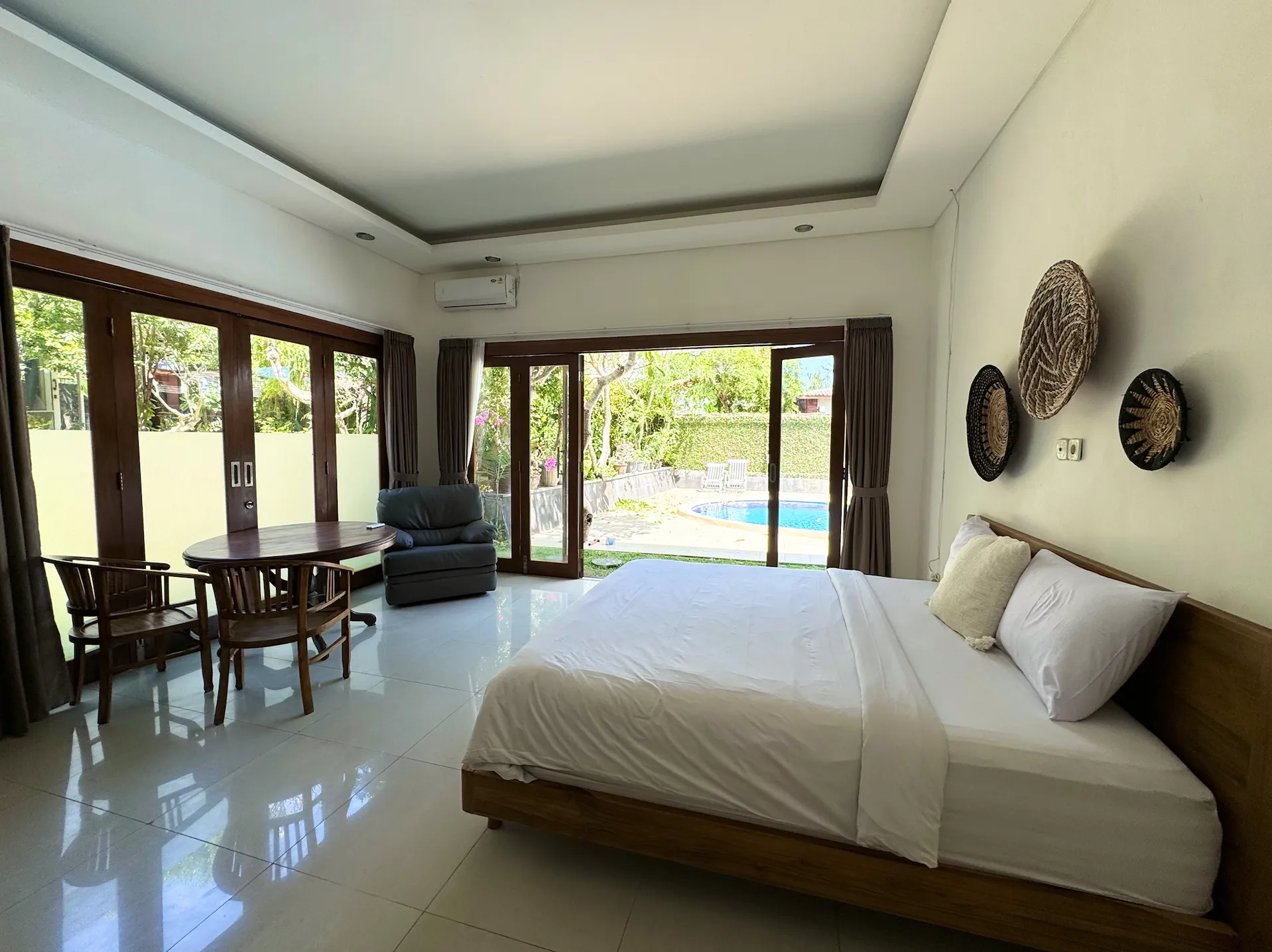 No 304 - Studio Room Private kitchen in shared villa in Batu Bolong Canggu — image 2