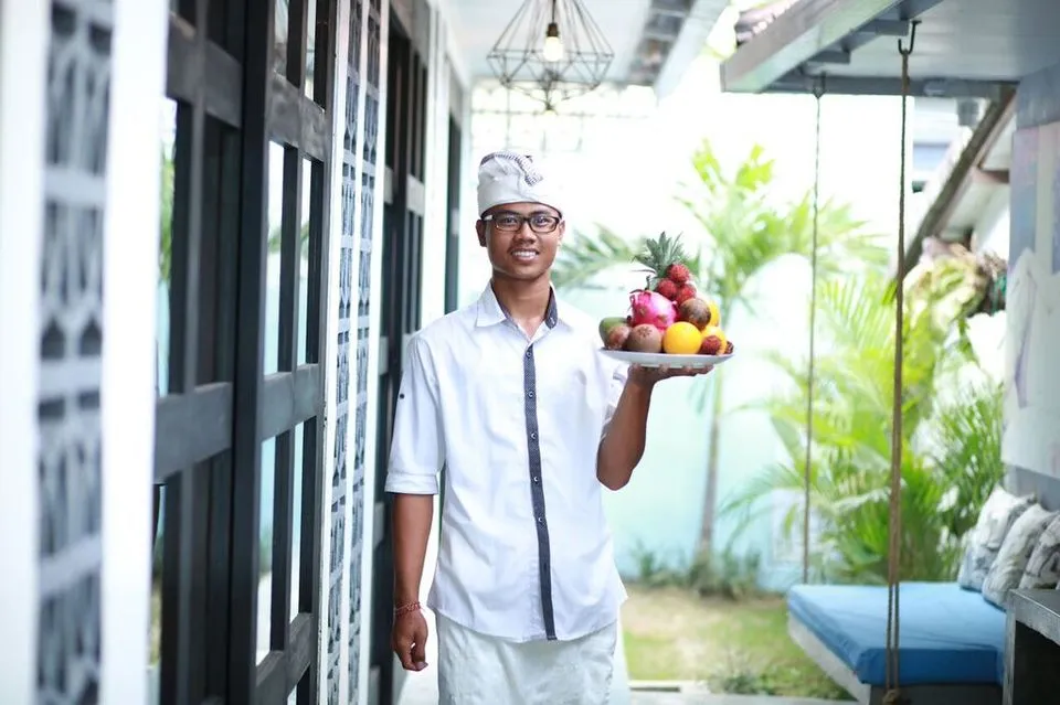 Batu Belig Canggu Villa - Best Value Walk to Beach & cafe del mar 3BR 26 mil p/m — image 1