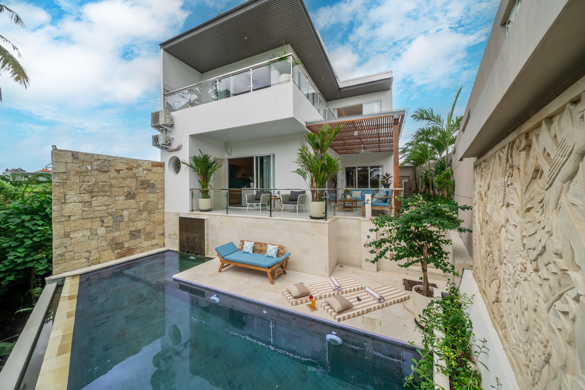 Designer Modern 4BR Bali Villa | Infinity Pool | Rooftop Bar | Rice Field Views — image 1