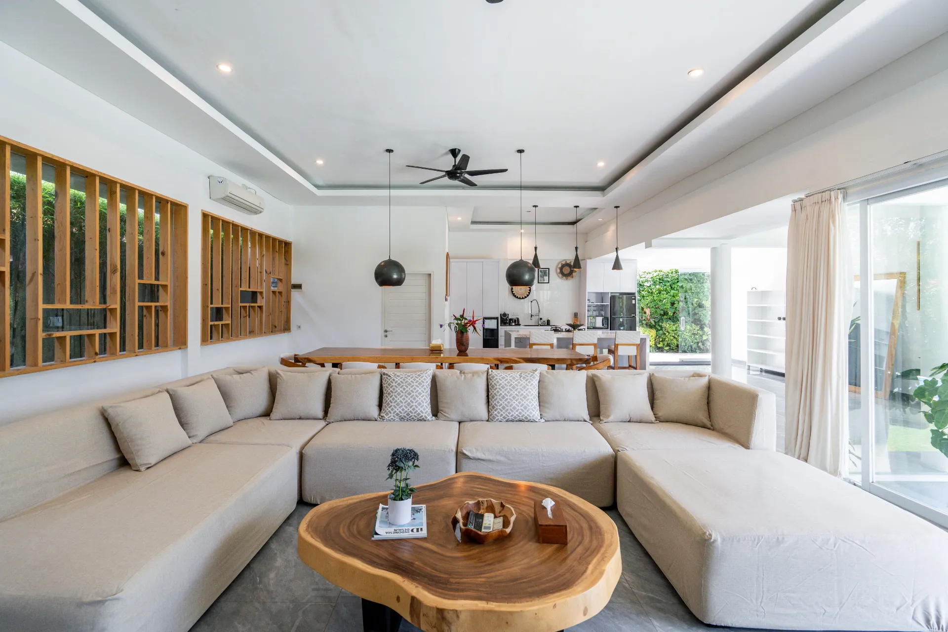 5BR Modern Villa in Canggu — image 1