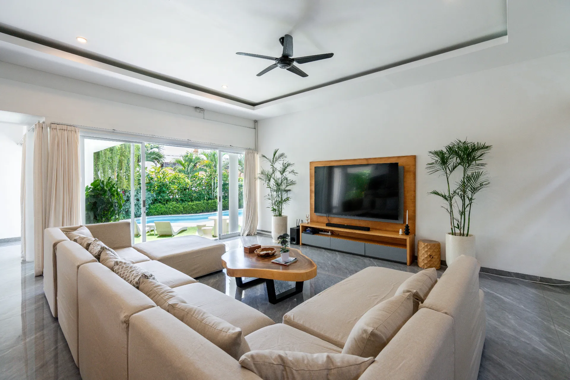 5BR Modern Villa in Canggu — image 2