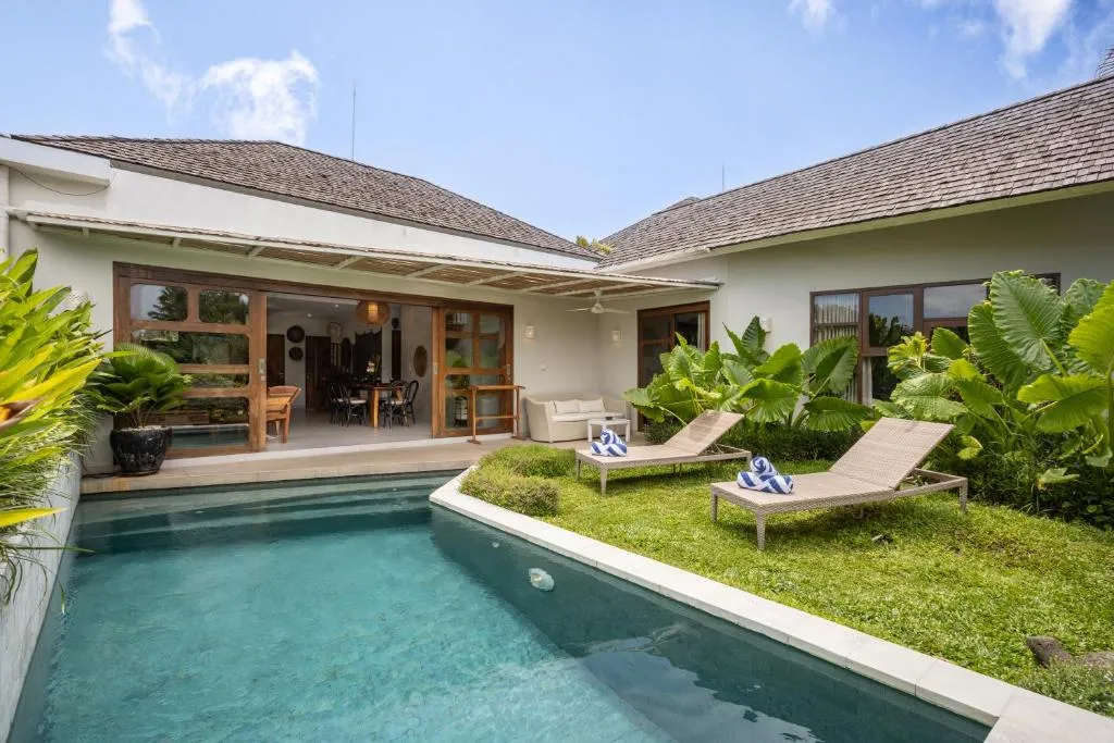 3 bedroom villa in Berawa Canggu with rice fields view
