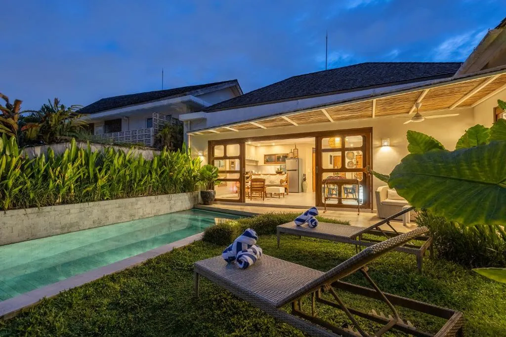 3 bedroom villa in Berawa Canggu with rice fields view — image 4
