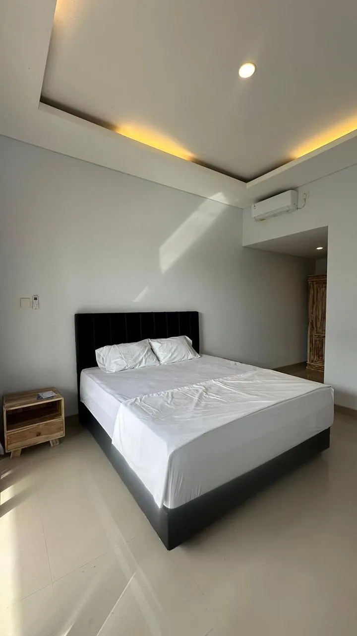 MODERN 2BR VILLA NEAR SESEH BEACH — image 2