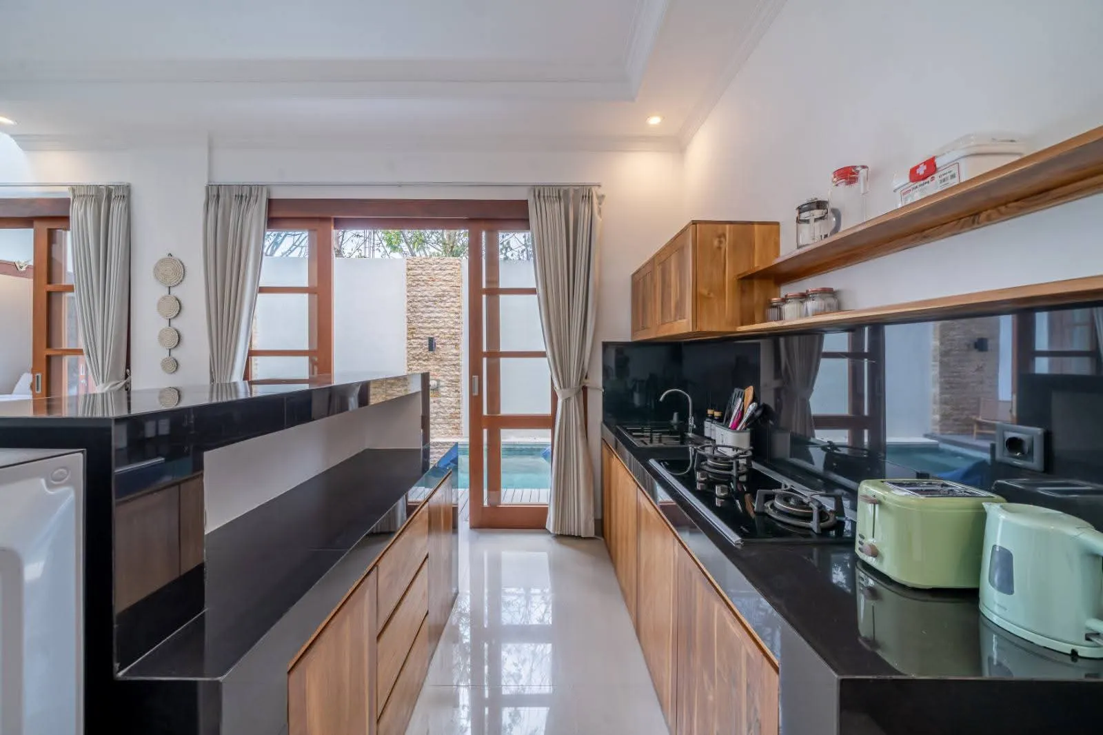 Brand New 3 Bedroom Villa in Central Berawa IDR 28.5 Mill/Month 0821 2222 0001 — image 4