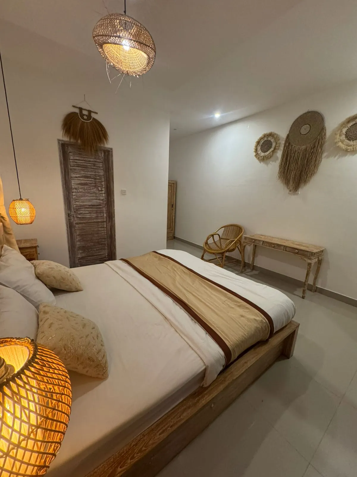 DO 477- FOR RENT VILLA IN CANGGU CONTEMPORER TROPICAL STYLE — image 2
