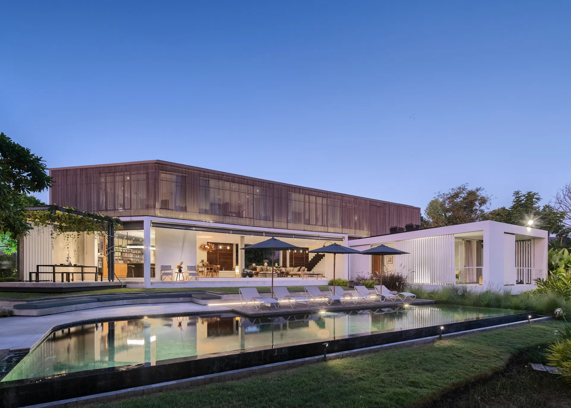 La Maison d'Ulysse - Luxury 4-Bedroom Villa with Pool in Canggu — image 4