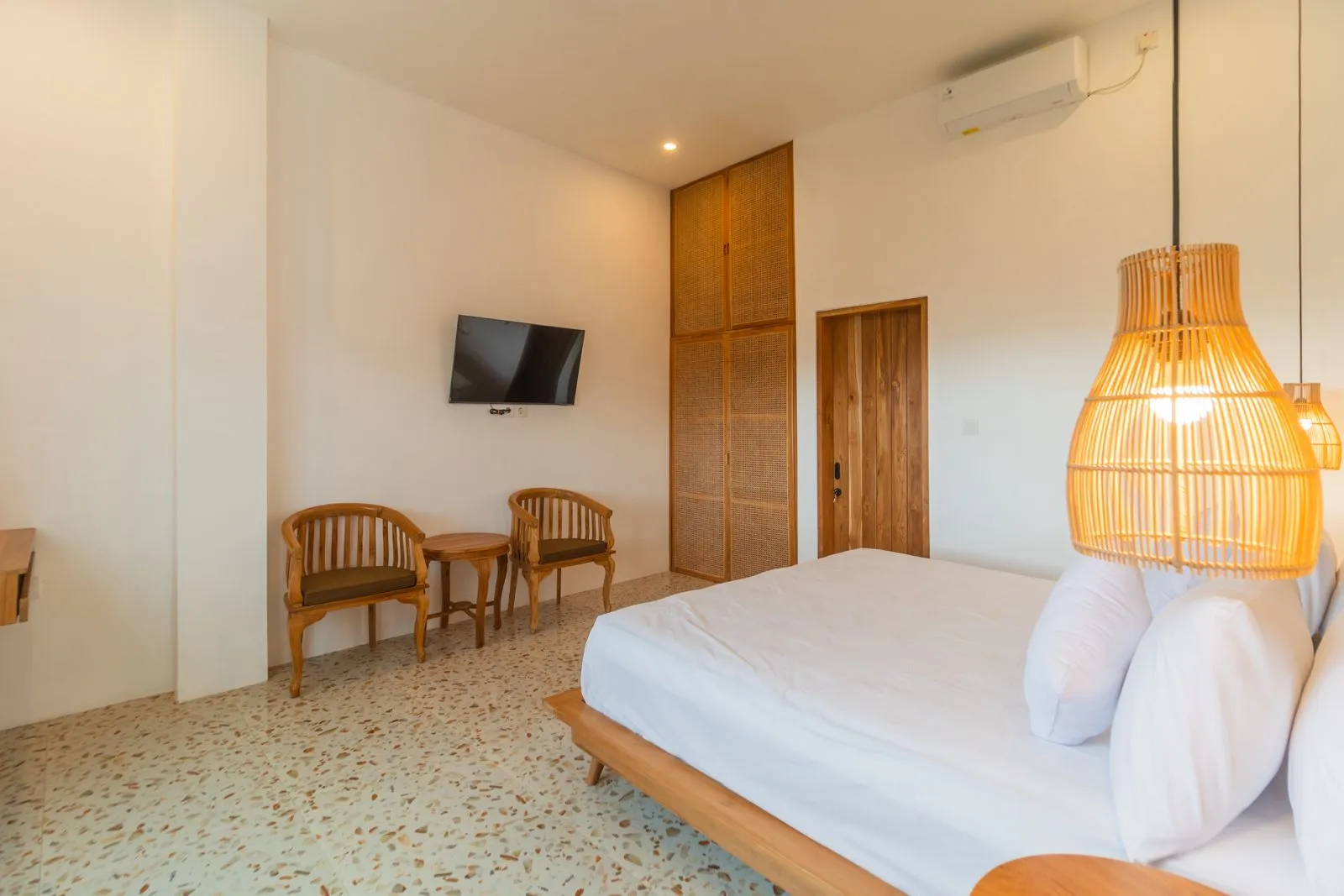 2BR Villa for Rent at Batubolong | IP 527 — image 4