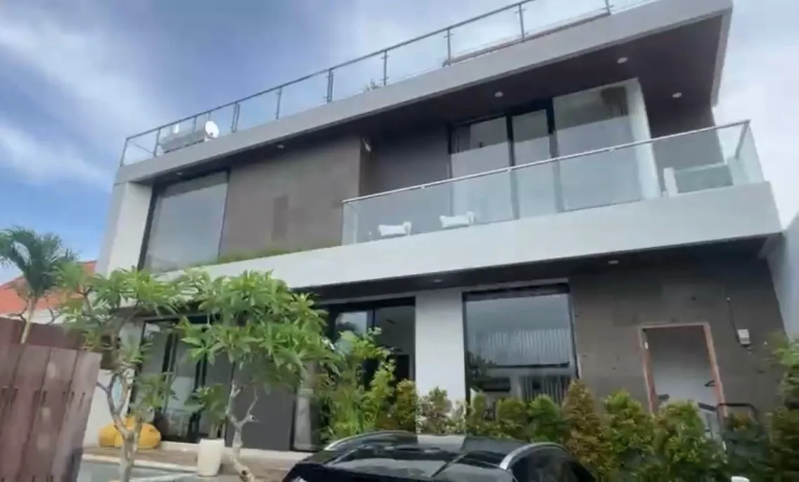 New Modern 3 Bedrooms Villa | Padonan — image 3