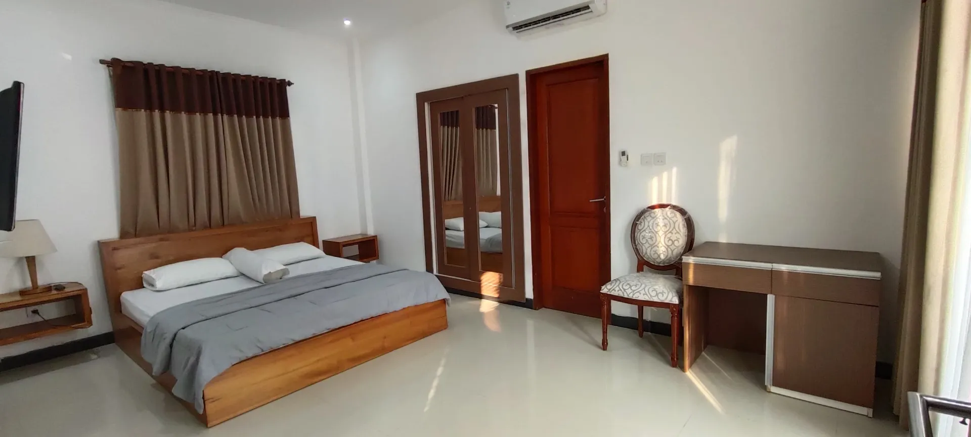 villa for rent dewi sri