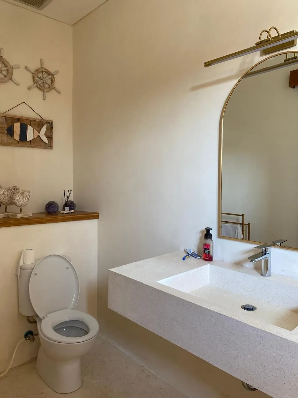 Villa For Rent 4 Bedrooms In Bumbak Umalas Kerobokan Bali SF-3933 — image 1