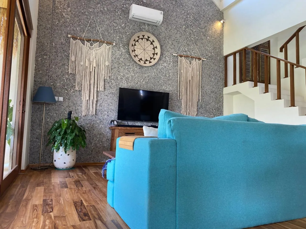Villa For Rent 4 Bedrooms In Bumbak Umalas Kerobokan Bali SF-3933 — image 3